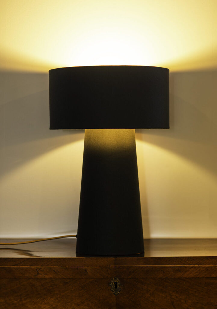 lampe noir design contemporain